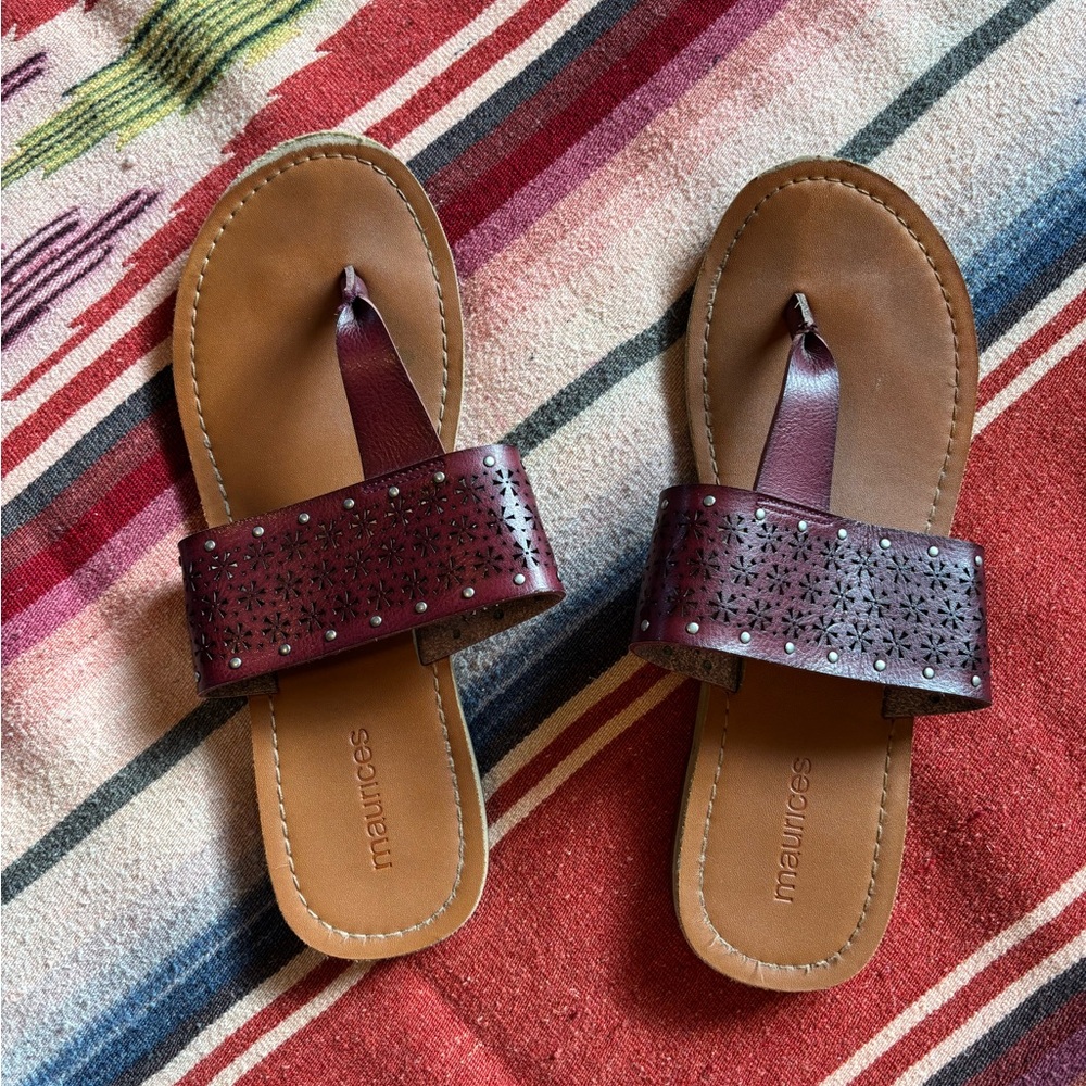 MAURICES thong sandals sz 8